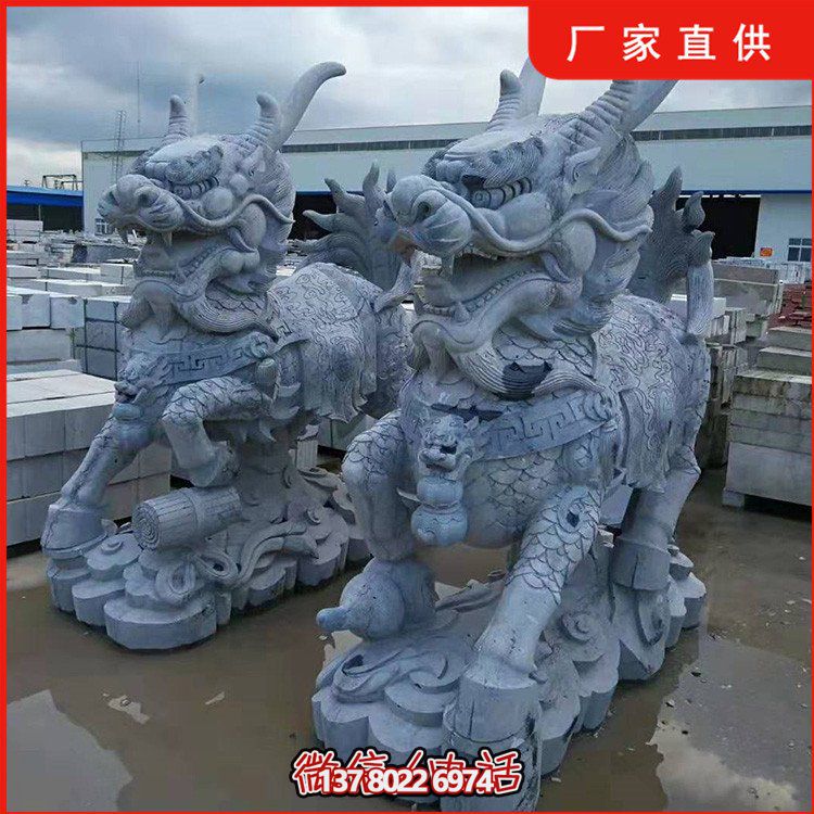 青石雕刻麒麟大型雕塑，為景區(qū)墓園增添靚麗風采