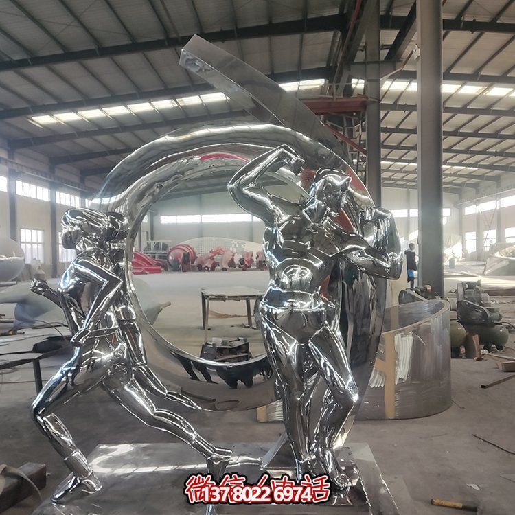 不銹鋼鏡面抽象雕塑，激發(fā)運動與園林景觀的靈感
