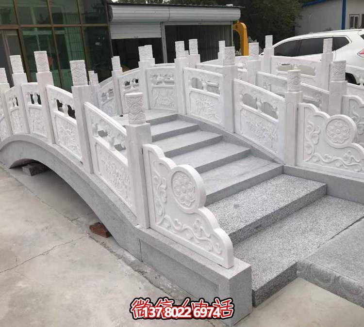 美麗的漢白玉石拱橋，伴您一路暢游！