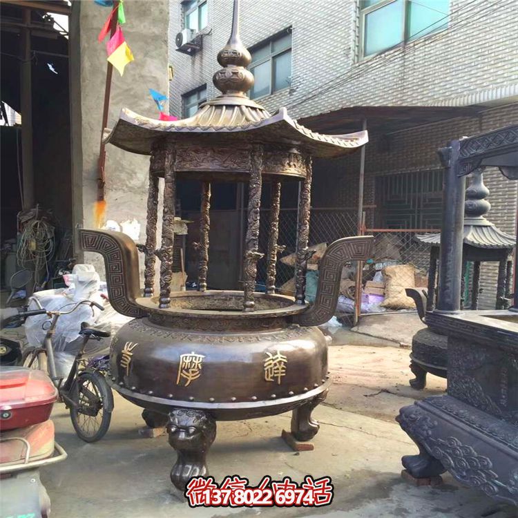 仿古寶蓋圓形香爐，擺放于寺廟、道觀等室內(nèi)