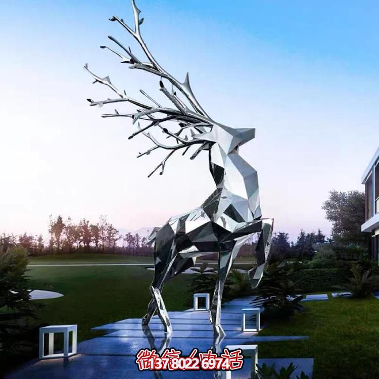 不銹鋼幾何形鏡面彩繪擺件，為校園景觀戶外售樓處帶來時尚美感