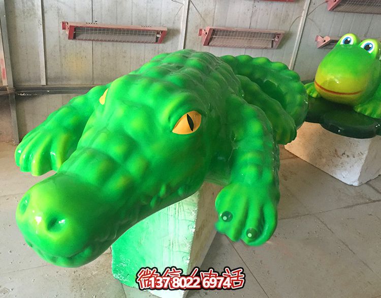 玻璃鋼鱷魚雕塑，為游樂場裝飾添彩
