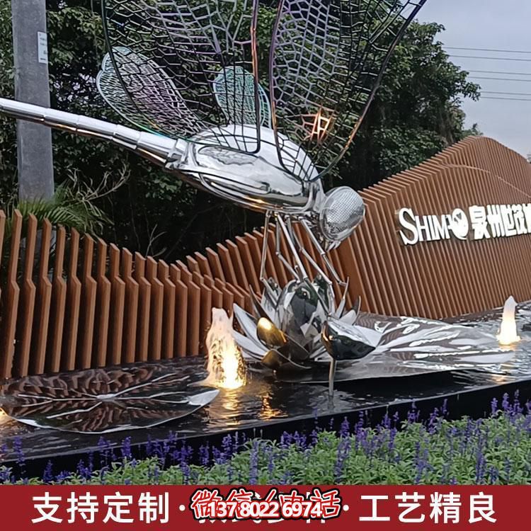 大型不銹鋼雕塑，為城市酒店、公園、商場及水景環(huán)境增添獨特景觀