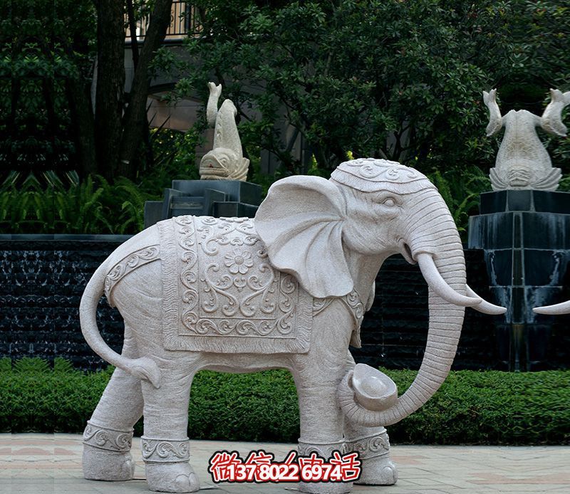 精美浮雕大象雕塑，點(diǎn)綴綠意花園