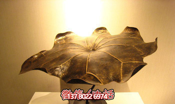 精美銅雕荷葉雕塑，添彩廣場環(huán)境