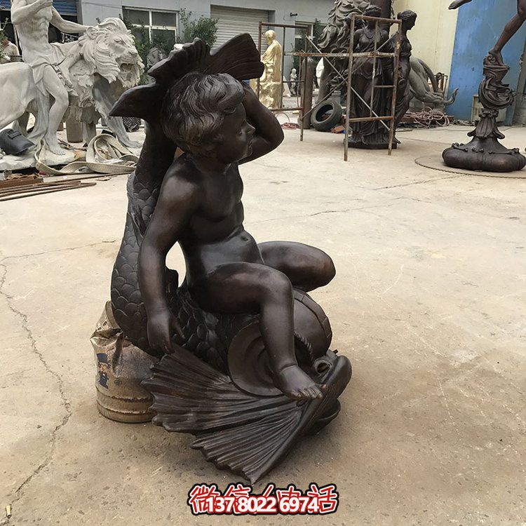 創(chuàng)意銅雕魚坐椅，讓兒童享受景觀之美