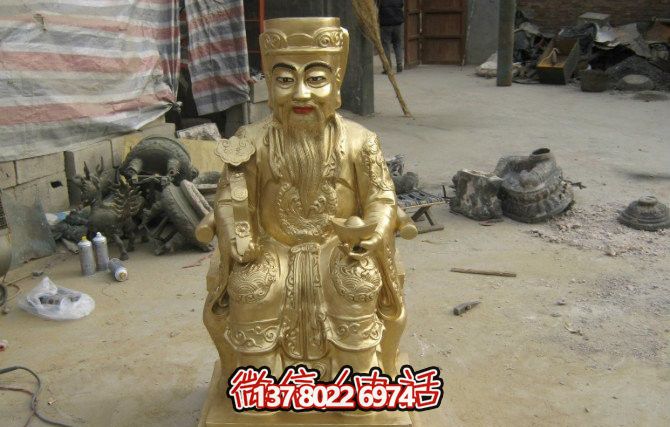 手工制作的供奉佛像，傳承古老文化的精粹