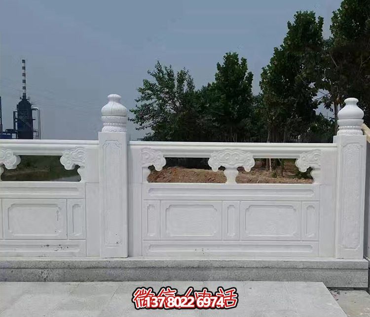 漢白玉鏤空石橋欄桿雕塑，為景區(qū)增添精彩