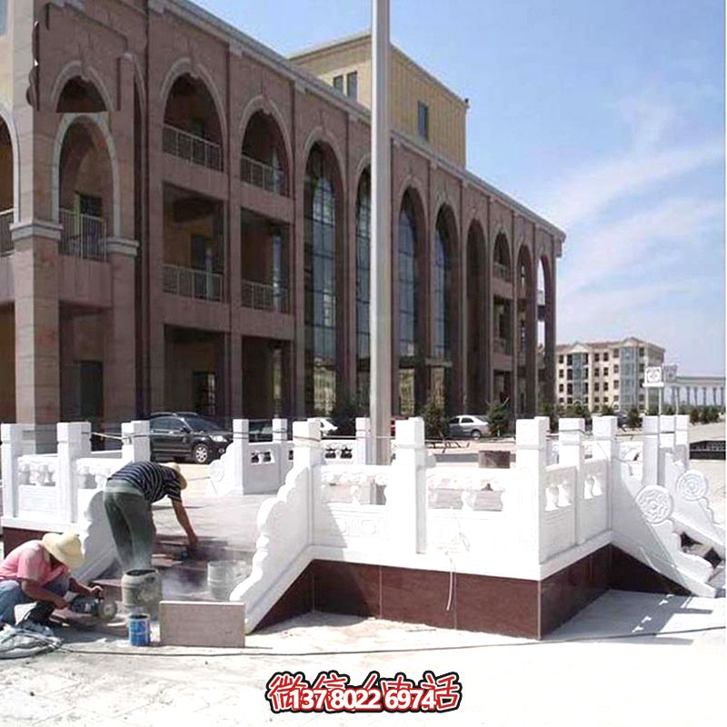 高雅華麗的漢白玉雕塑升旗臺(tái)，為你的飛機(jī)場(chǎng)增添華麗色彩
