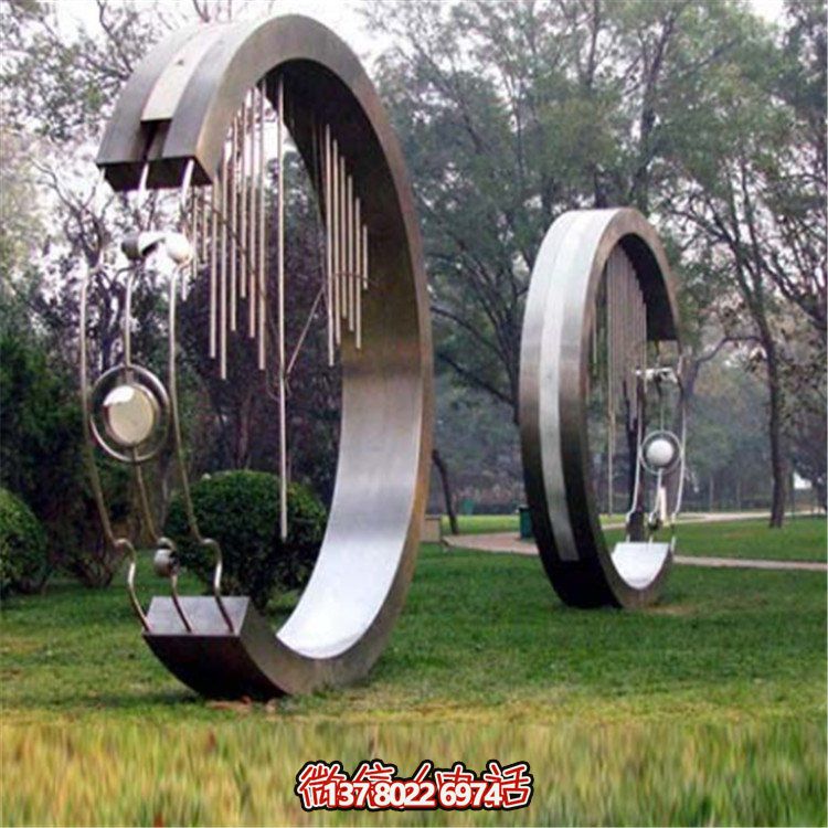 不銹鋼圓環(huán)創(chuàng)意雕塑，點(diǎn)亮園林景觀裝飾