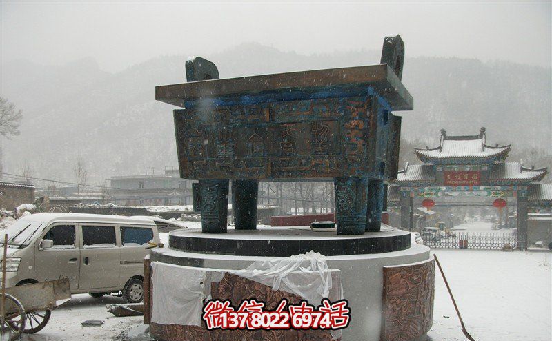 大型仿古青銅雕塑，營(yíng)造獨(dú)特的戶外景觀