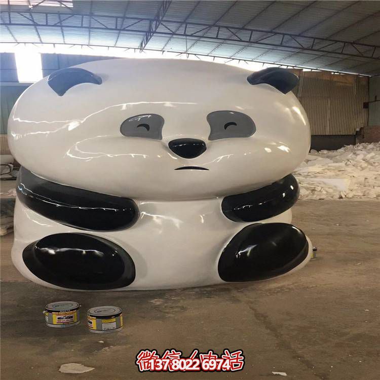 玻璃鋼雕塑熊貓公仔，環(huán)?？ㄍ〝[放裝飾商場