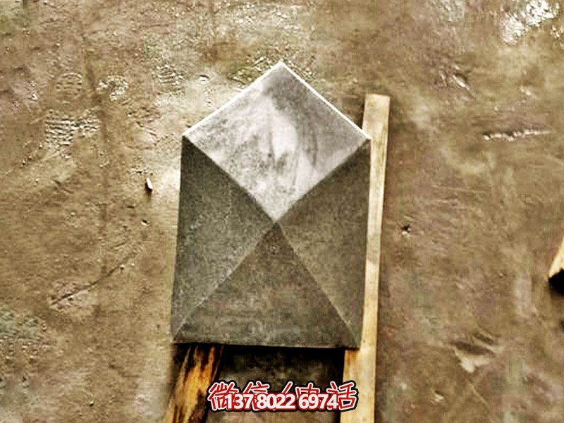 菱形擋車石阻石球，為兒童游樂場提供安全保障