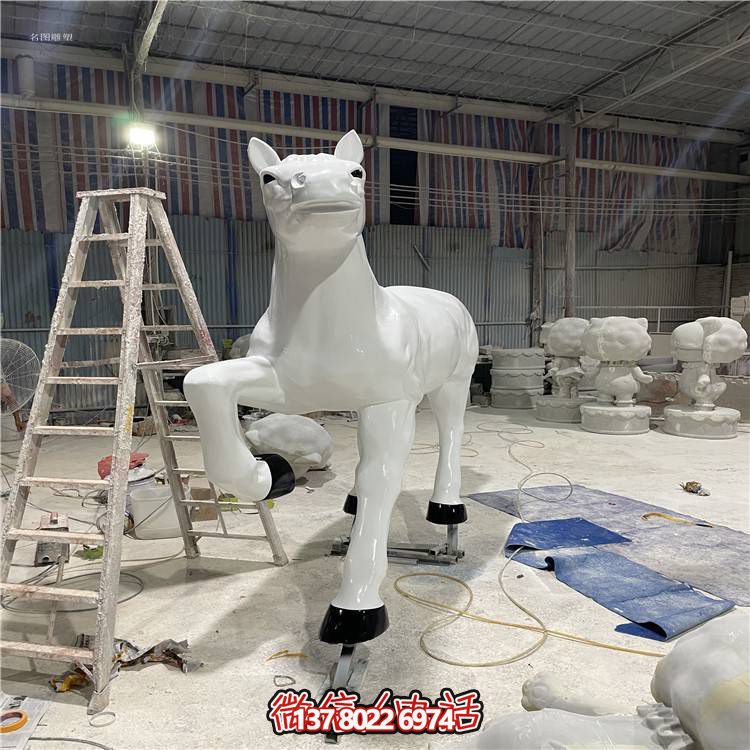 玻璃鋼馬雕塑，點綴戶外園林