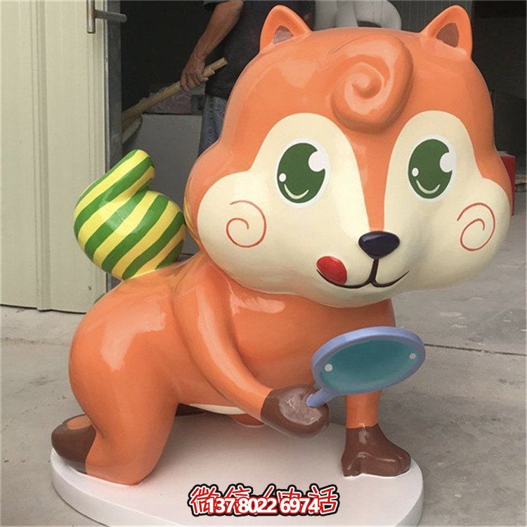 玻璃鋼結(jié)構(gòu)兒童樂園，卡通松鼠公仔裝飾