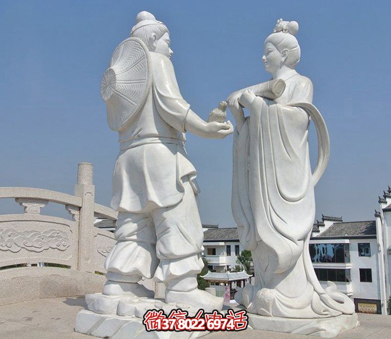 古代牛郎織女石雕，擺放于花園廣場，帶來漢白玉般的浪漫氣息