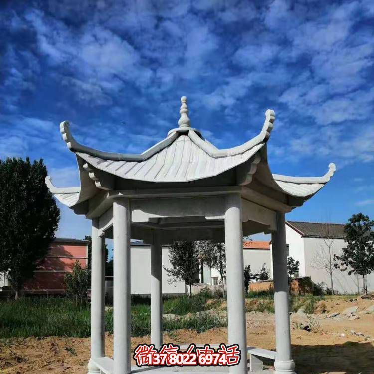 仿古休閑涼亭，天然青石擺放于戶外村莊