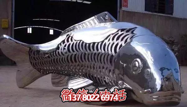 海邊大號(hào)不銹鋼魚(yú)雕塑