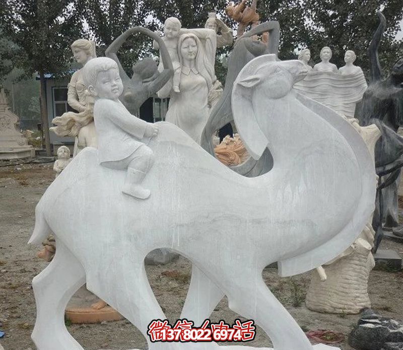 漢白玉駱駝雕塑，點(diǎn)綴公園里的抽象風(fēng)情