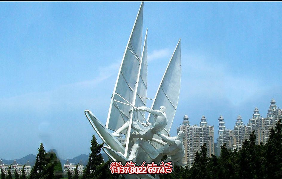 精美別墅鏤空雕塑點(diǎn)綴園林景觀，打造創(chuàng)意帆船