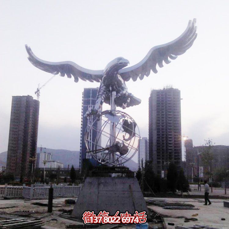 不銹鋼老鷹雕塑，點綴戶外園林景觀