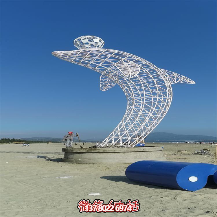 不銹鋼海豚鏤空雕塑，點(diǎn)綴大型景觀廣場(chǎng)