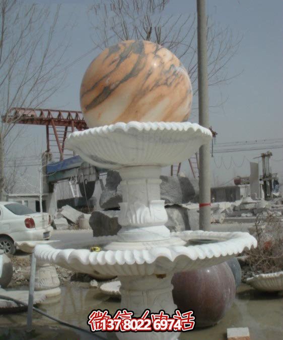 公園完美融合大理石、風(fēng)水球、噴泉和雕塑的美景