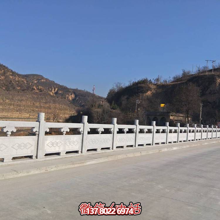 精美的大理石雕塑欄桿，締造完美景觀