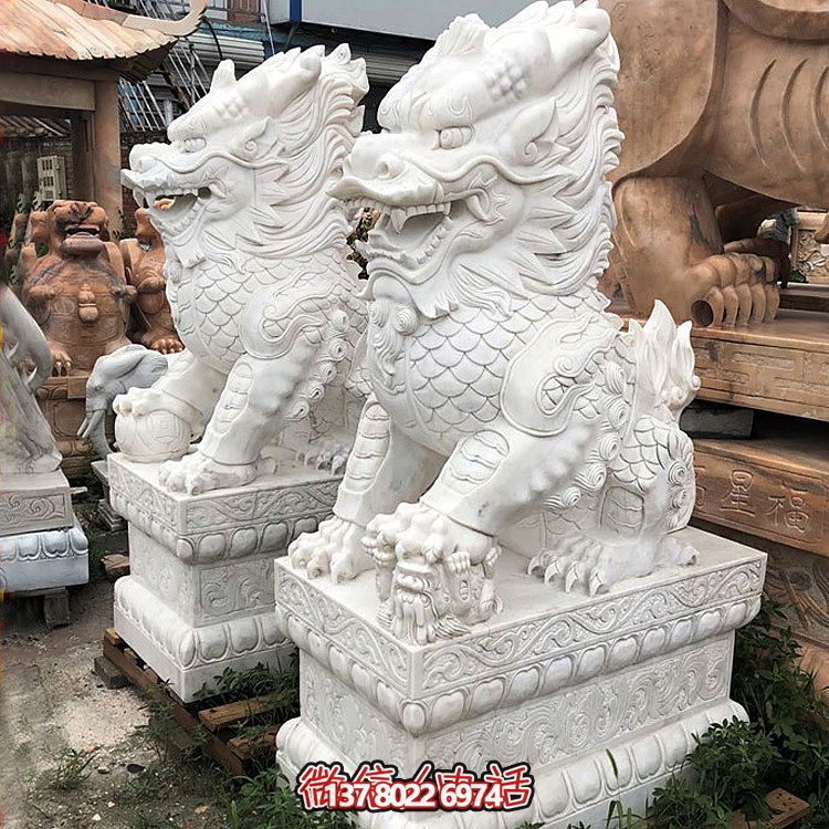 大型漢白玉石雕麒麟雕塑，為您的庭院門口增添獨(dú)特景觀