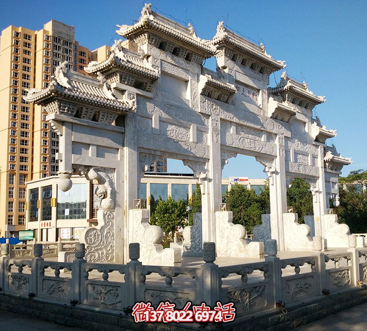 精美石雕牌坊，給城市的小區(qū)增添了一抹精致的文化氣息