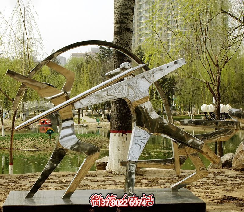 不銹鋼鏡面標(biāo)槍雕塑——精致、創(chuàng)意、華美