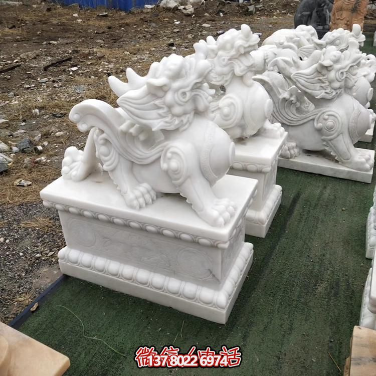 漢白玉貔貅雕塑，門(mén)口裝飾打造質(zhì)感庭院