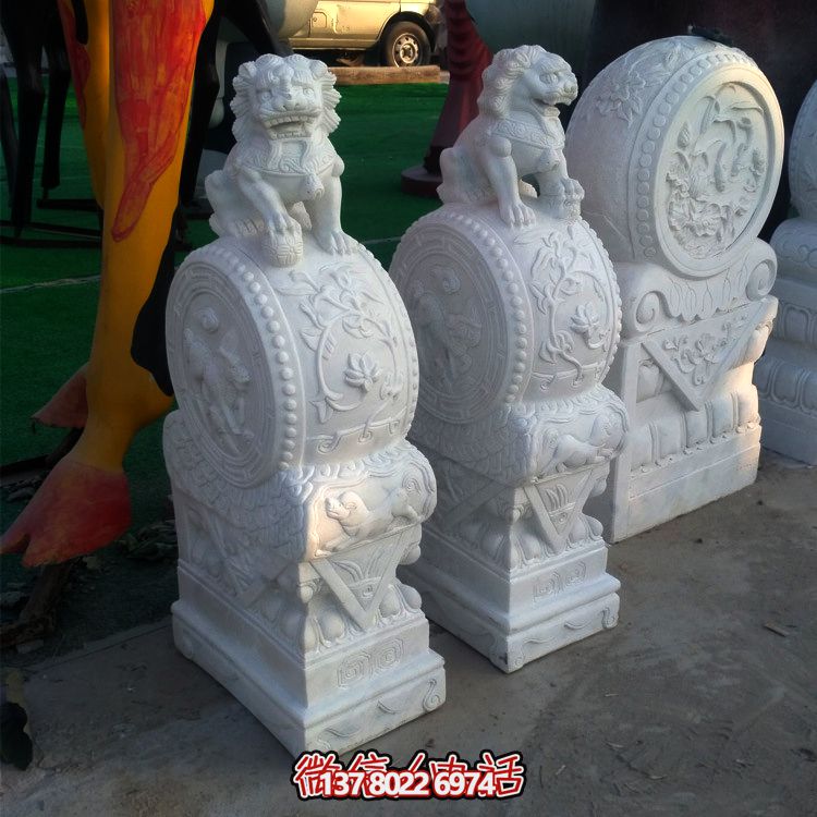 濃縮漢文化，以仿古建筑漢白玉雕塑裝點宮殿門墩
