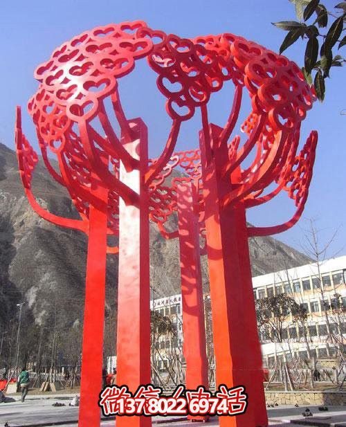 室內(nèi)不銹鋼心形雕塑，點(diǎn)綴別墅景區(qū)美景