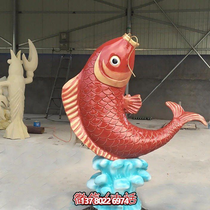 動物海洋館玻璃鋼仿真彩繪鯉魚噴水?dāng)[件