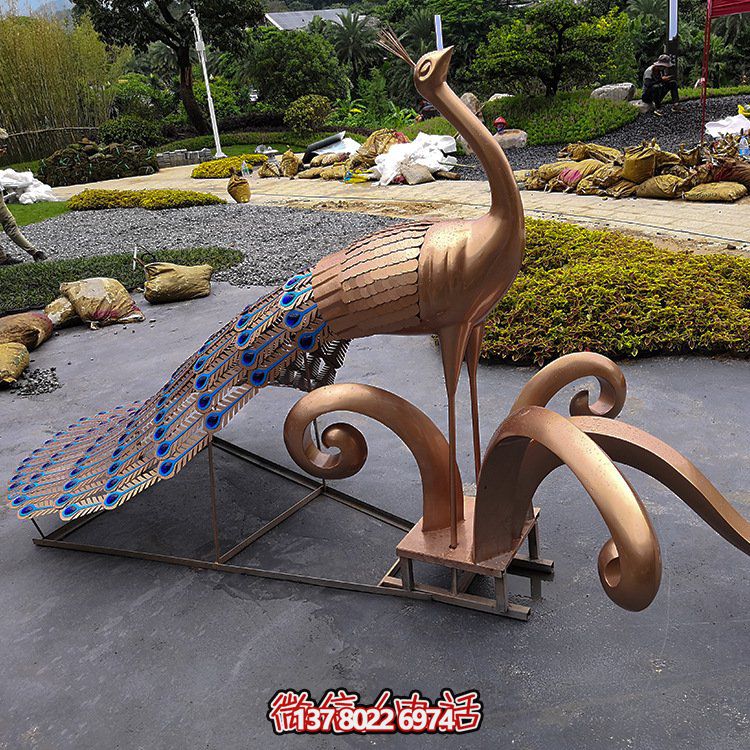 不銹鋼孔雀，烤漆藝術(shù)動物造型雕塑